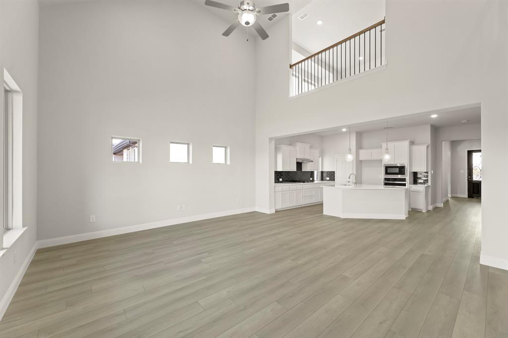 2302 W Wheatgrass Way