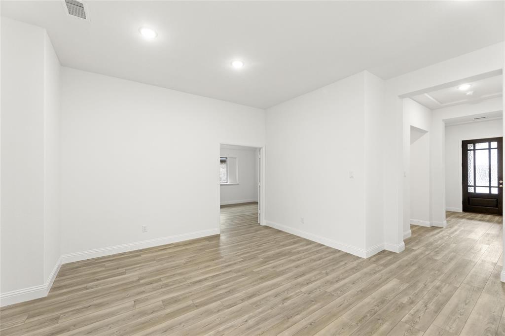 2302 W Wheatgrass Way