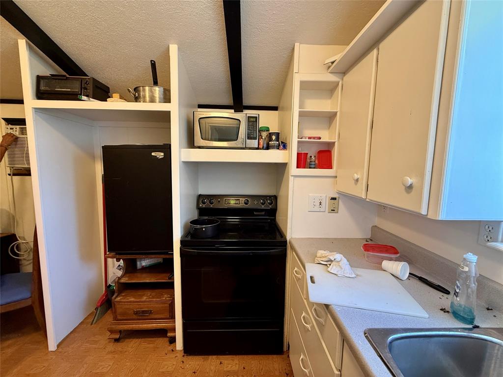 Moore Abstract - Residential