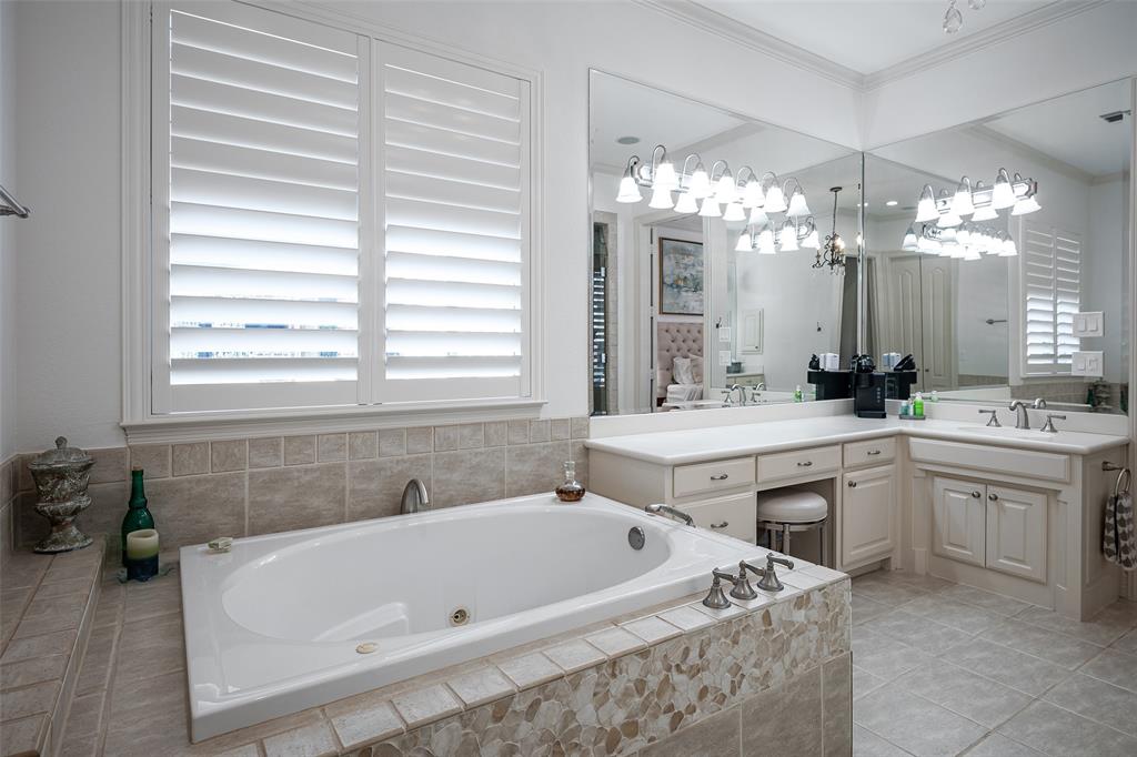 Frisco, Texas 75034, United States, 3 Bedrooms Bedrooms, ,4 BathroomsBathrooms,Residential,Pending,204023