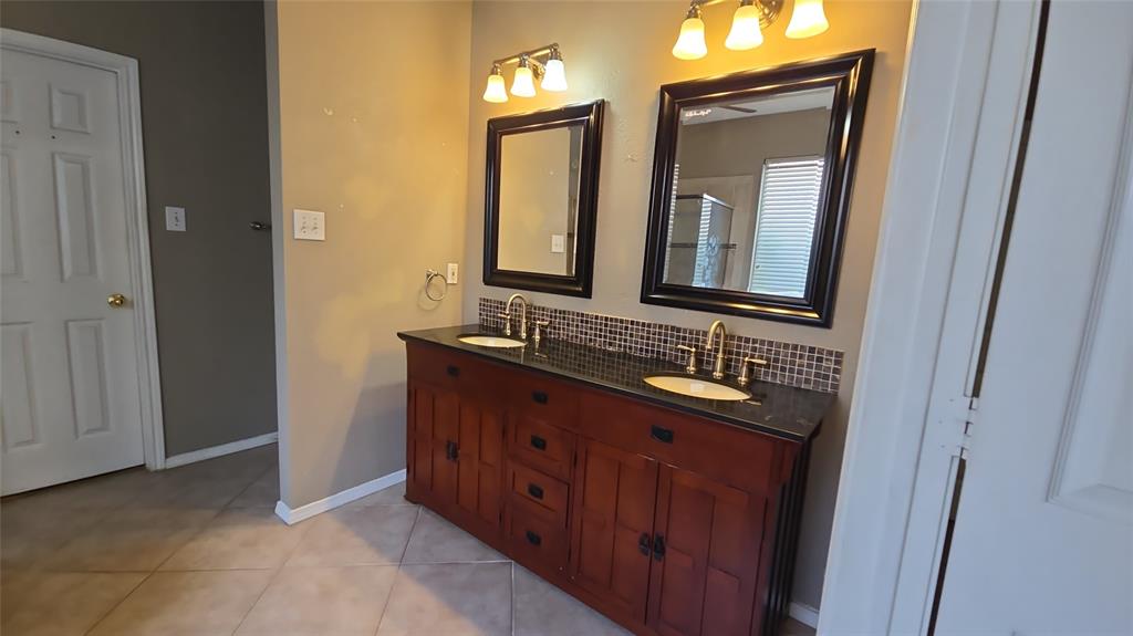 Oakwood Estates Lewisville - Residential