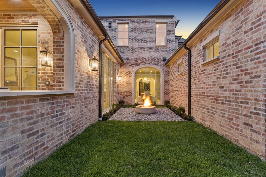 6389 Memorial Drive