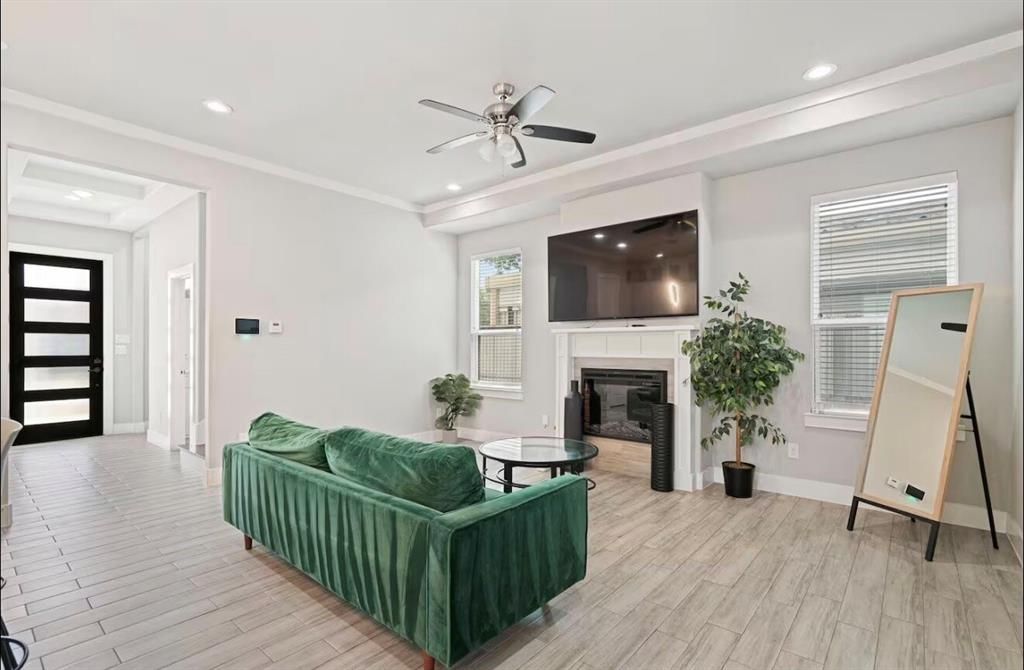 Photo of 3351 Canada Drive, Dallas, TX 75212 (MLS # 21251279)