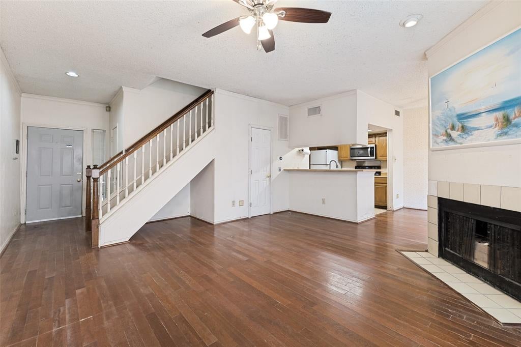 7151 Gaston Avenue 802