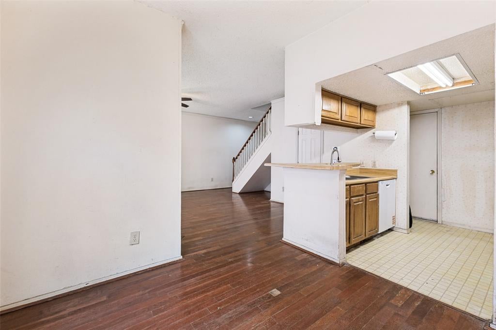 7151 Gaston Avenue 802