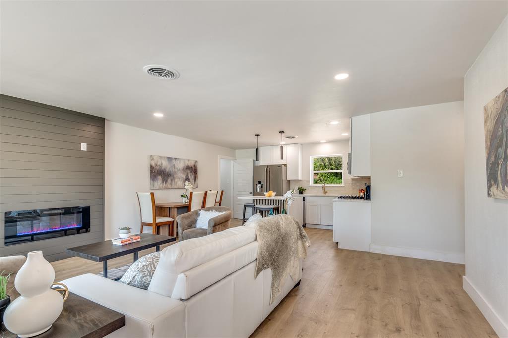 2635 Newton Circle W