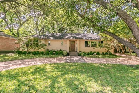 8719 Labron Avenue Dallas TX 75209