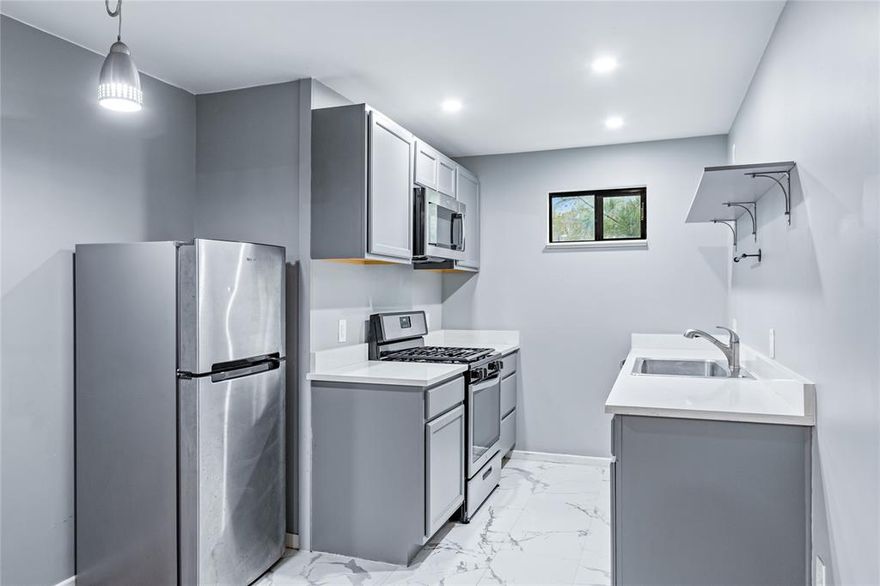 Freshly remodeled and move-in ready, this stylish 2 bed, 1 bath apartment offers modern upgrades in a prime, rapidly growing Dallas location. Inside, you’ll find custom cabinetry, sleek quartz countertops, hardwood floors, tile accents in the kitchen and bath creating a bright, clean, and contemporary feel.

Perfectly positioned just minutes from Downtown, the Farmers Market and the vibrant Southside music scene. This unit keeps you close to some of the best dining, entertainment, and culture Dallas has to offer. Plus, Lee Harvey’s iconic bar-restaurant and their Swim Club are right next door, adding unbeatable neighborhood convenience and lifestyle perks.

A rare opportunity to enjoy updated living in a walkable, energetic pocket of the city.