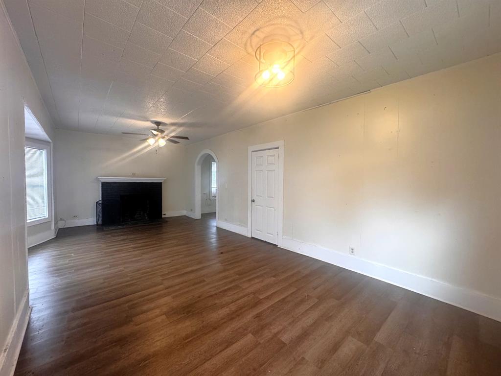 Photo of 414 W 4th St. ST, Mount Pleasant, TX 75455 (MLS # 21300693)