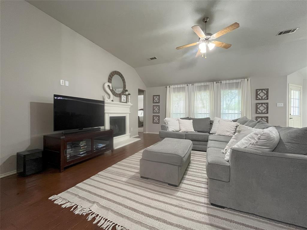 813 Green Acres Lane