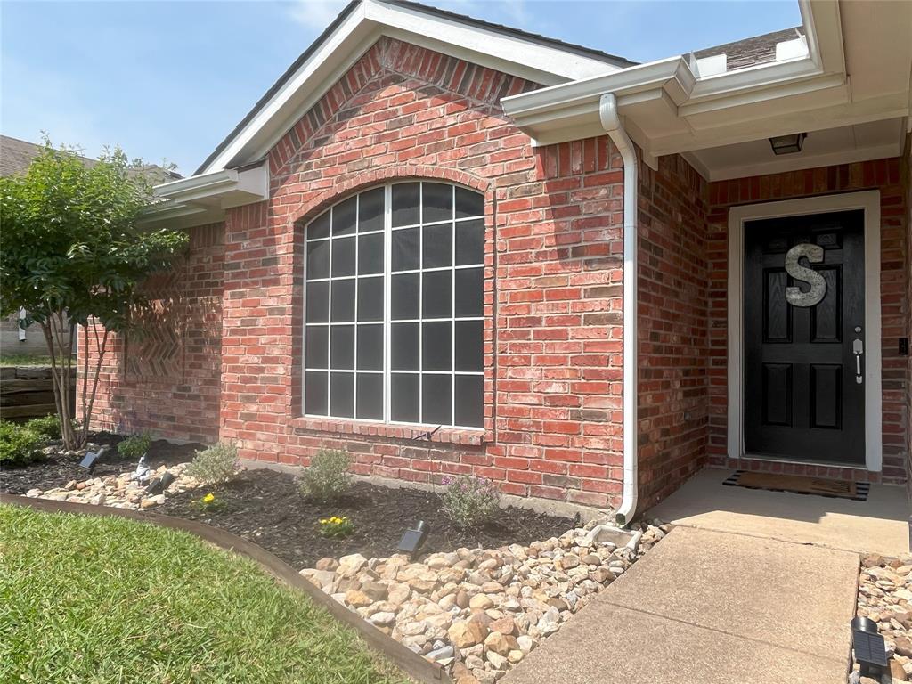 813 Green Acres Lane