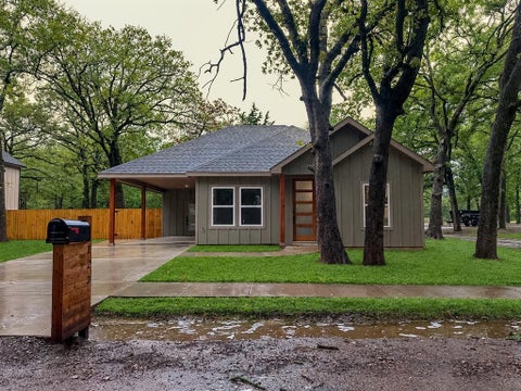 Photo of 123 SEAGROVE Lane, Quinlan, TX 75474 (MLS # 21405181)