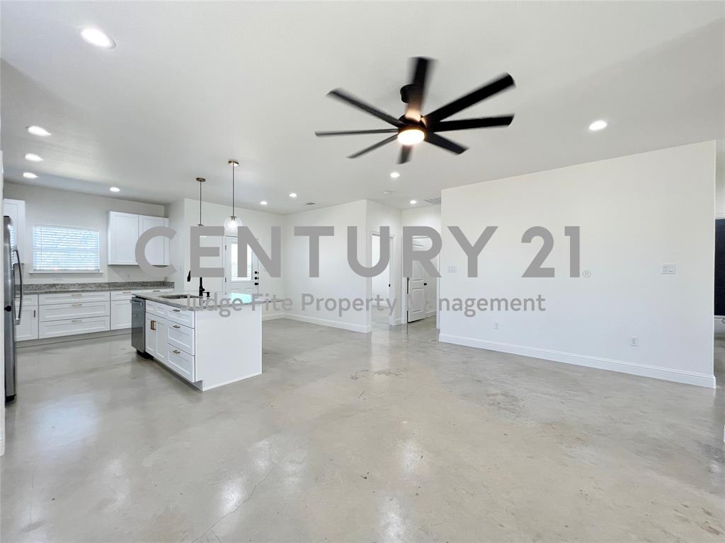 Canyon Creek III - Residential Lease