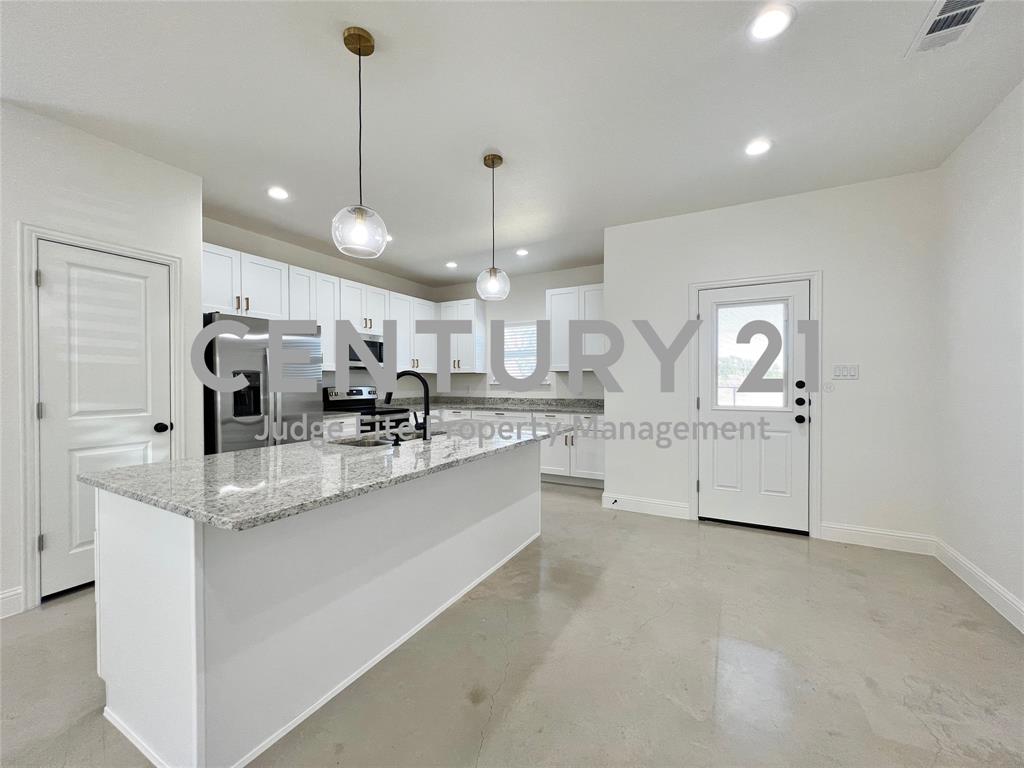 Canyon Creek III - Residential Lease