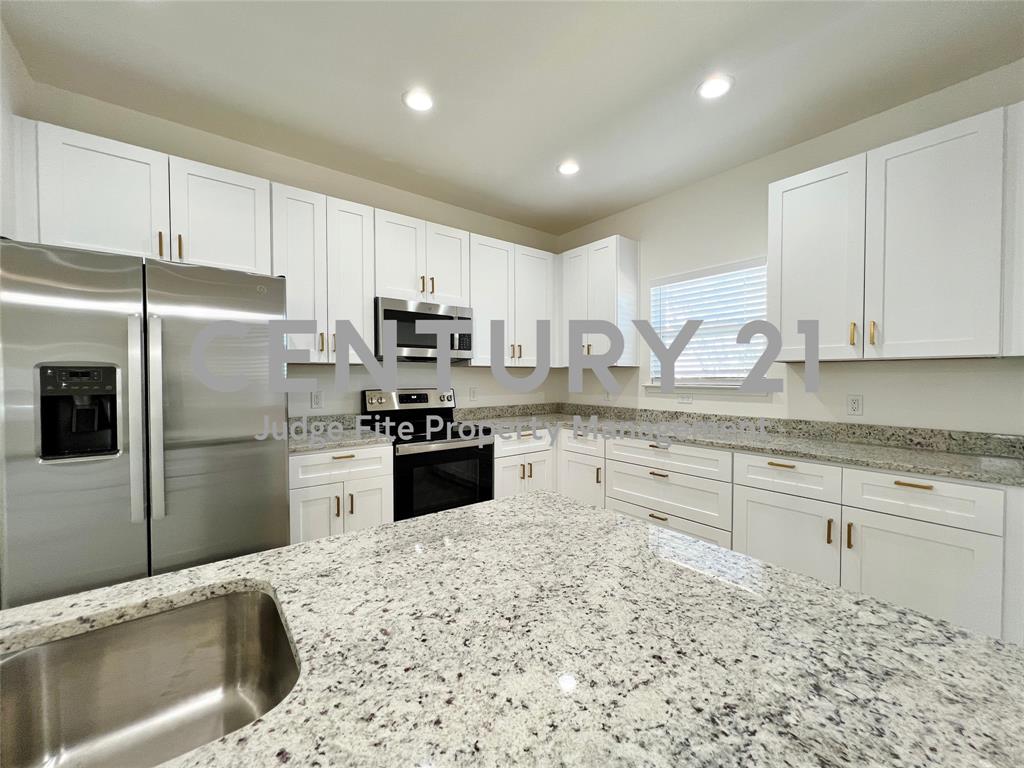 Canyon Creek III - Residential Lease