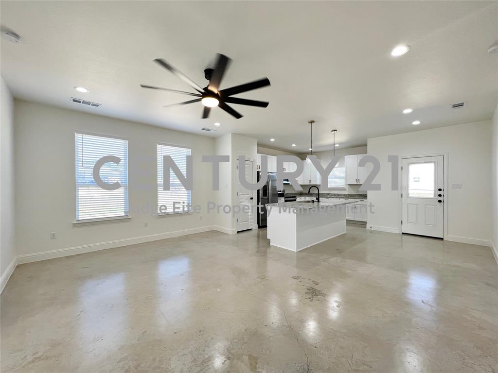 Canyon Creek III - Residential Lease