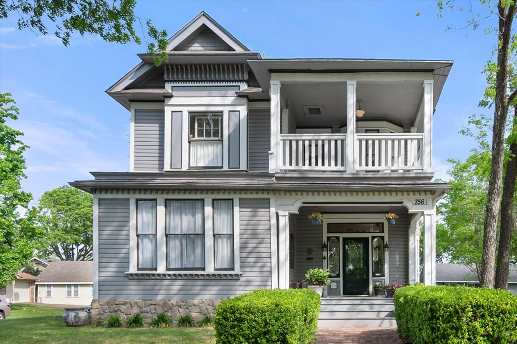 756 W 3rd Avenue