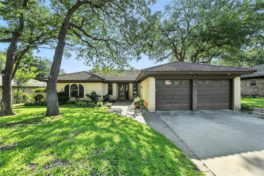 Hurst, Texas 76054, United States, 3 Bedrooms Bedrooms, ,2 BathroomsBathrooms,Residential,Pending,186818