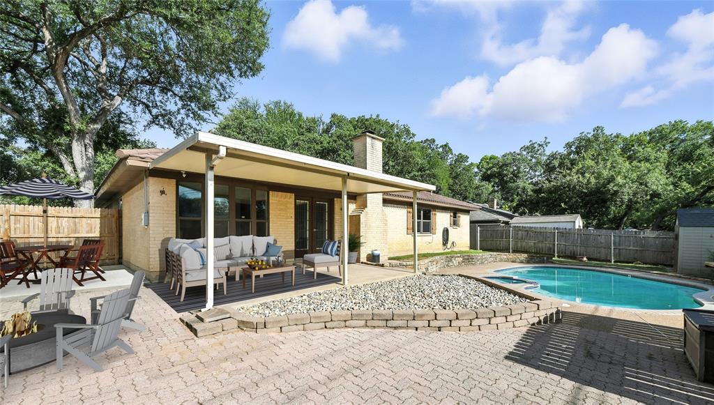 Hurst, Texas 76054, United States, 3 Bedrooms Bedrooms, ,2 BathroomsBathrooms,Residential,Pending,186818