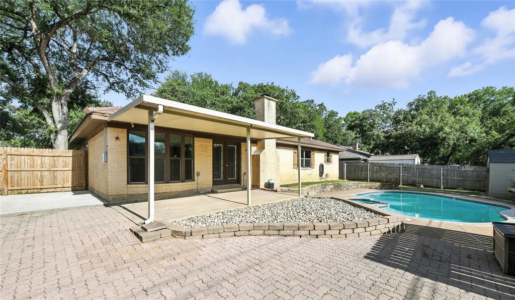 Hurst, Texas 76054, United States, 3 Bedrooms Bedrooms, ,2 BathroomsBathrooms,Residential,Pending,186818