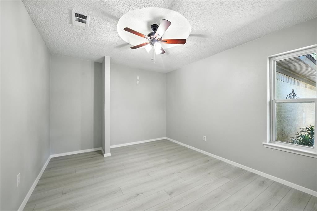 Hurst, Texas 76054, United States, 3 Bedrooms Bedrooms, ,2 BathroomsBathrooms,Residential,Pending,186818