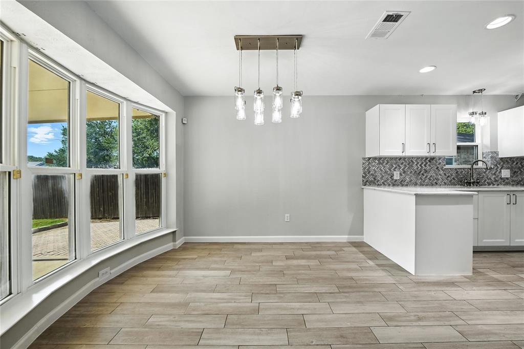 Hurst, Texas 76054, United States, 3 Bedrooms Bedrooms, ,2 BathroomsBathrooms,Residential,Pending,186818