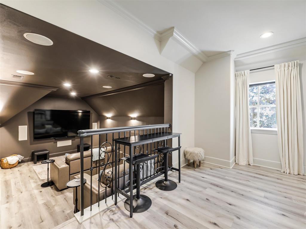 Starwood Ph Four Village 18 - Residential