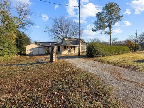 Photo of 305 E Bells Boulevard, Bells, TX 75414 (MLS # 21126870)