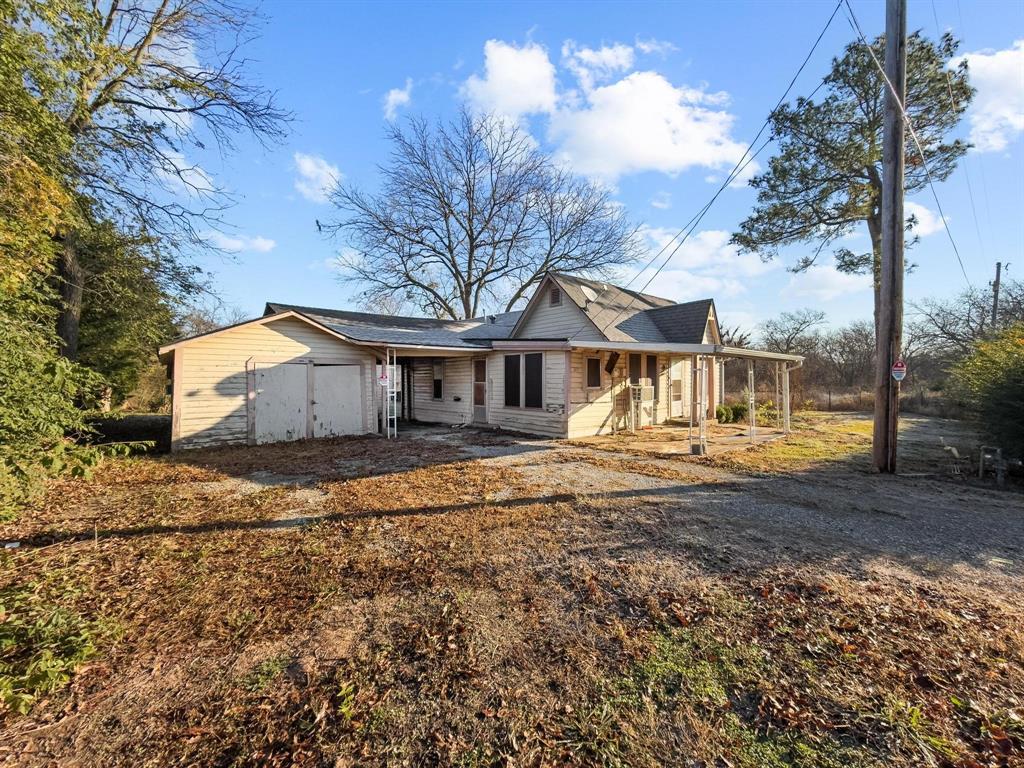 305 E Bells Boulevard