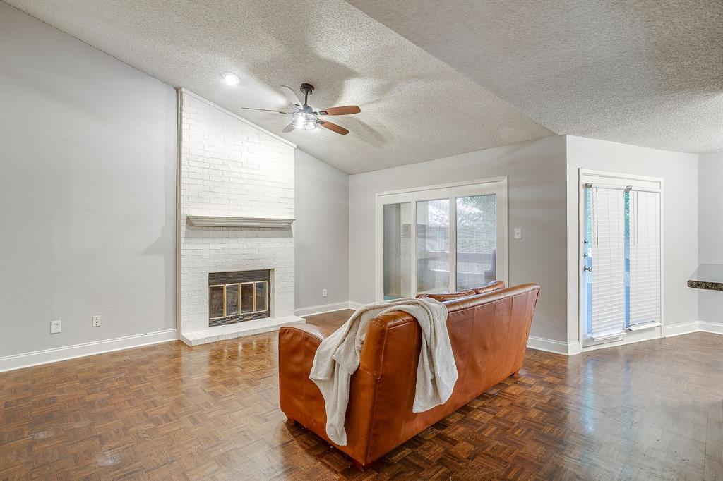 Chasewood Oaks Condo - Residential