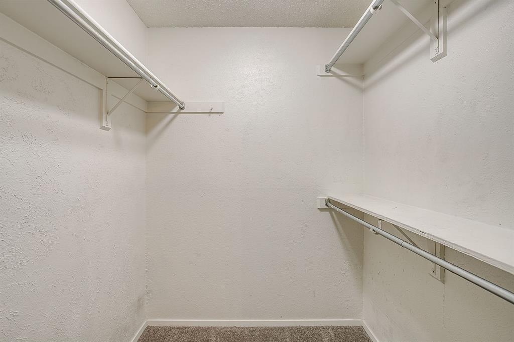 Chasewood Oaks Condo - Residential