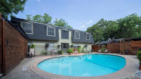1717 N Locust Street Denton TX 76201
