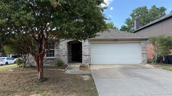 12540 FOXPAW TRL, FORT WORTH, TX 76244 - Image 8e42bc3a2b3141d2af5e78fee8e82535/13551338