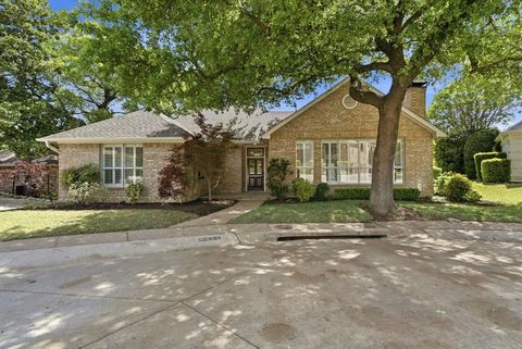 Photo of 6421 Fershaw Place, Fort Worth, TX 76116 (MLS # 21233332)