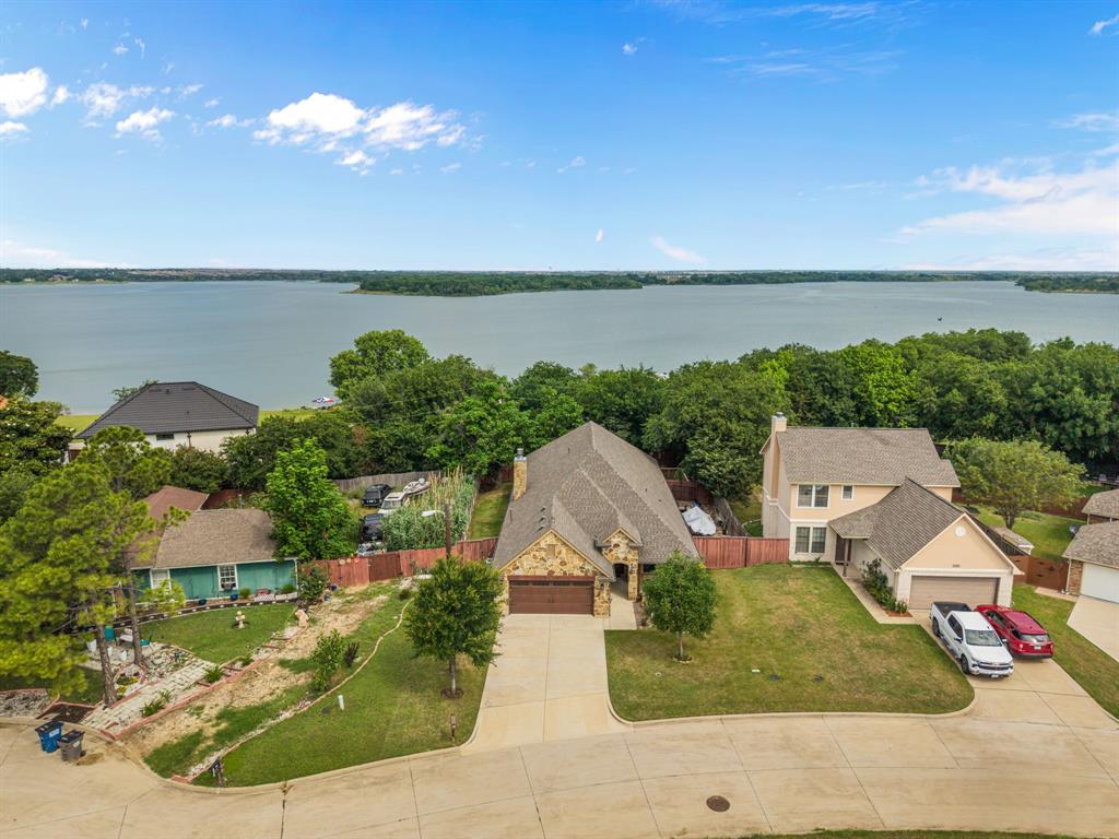 606 Hillside Circle