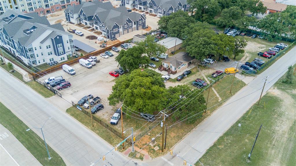 House Kitty - Land