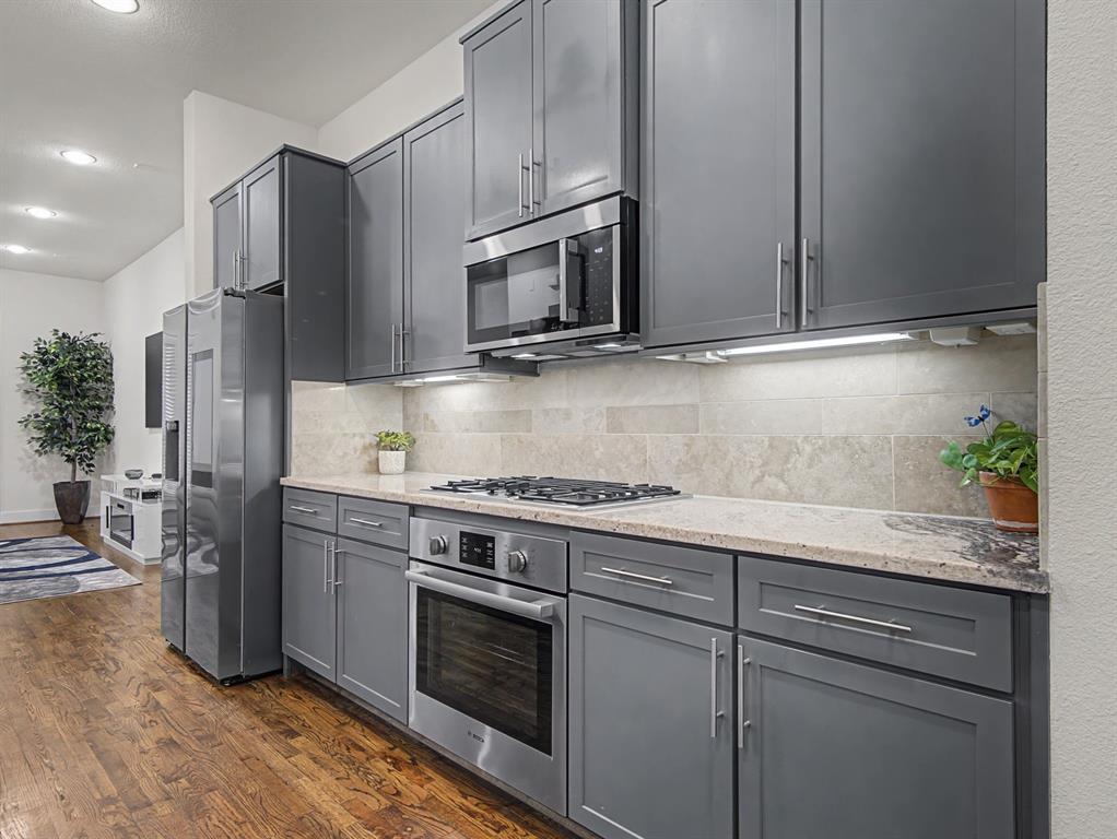 4211 Rawlins Street 252