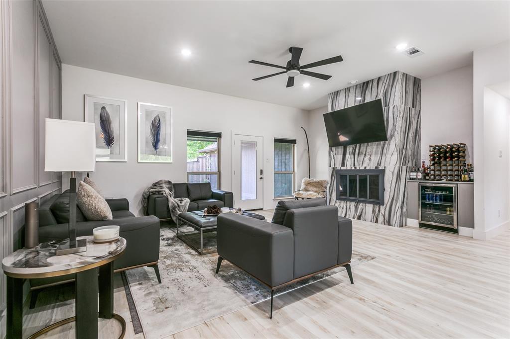 1561 Century Oaks Drive