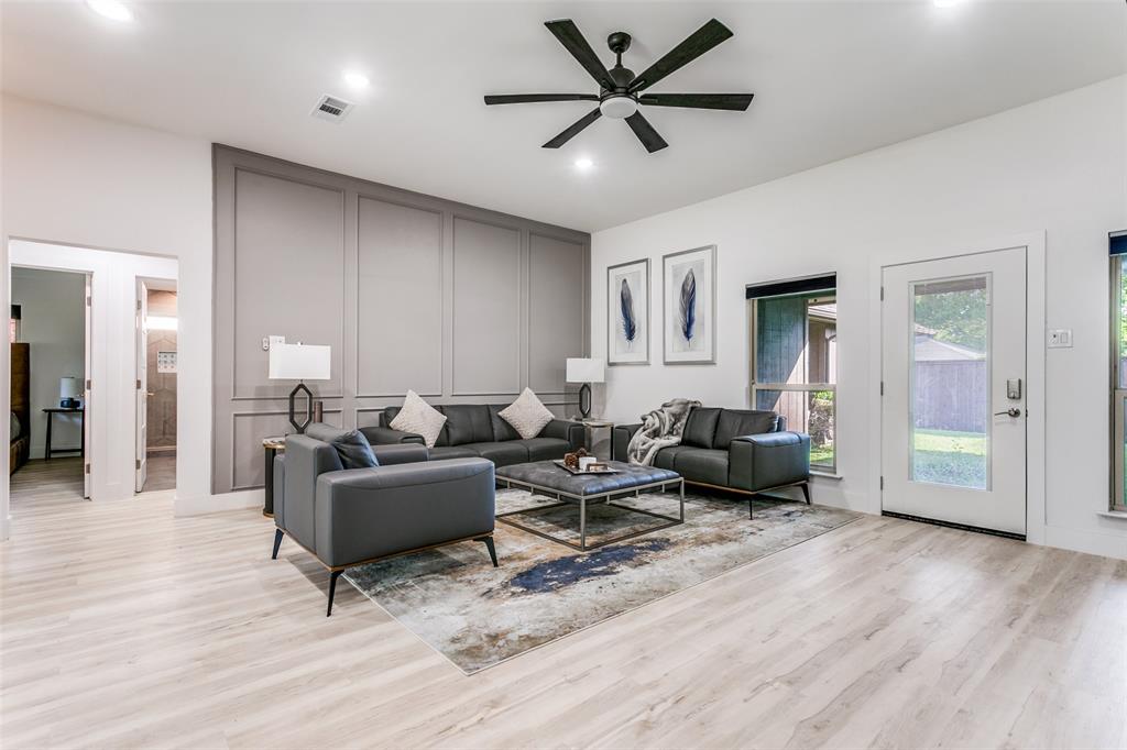 1561 Century Oaks Drive