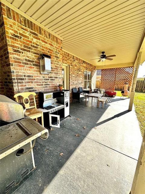 A home in Lindale