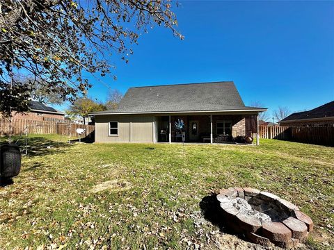 A home in Lindale