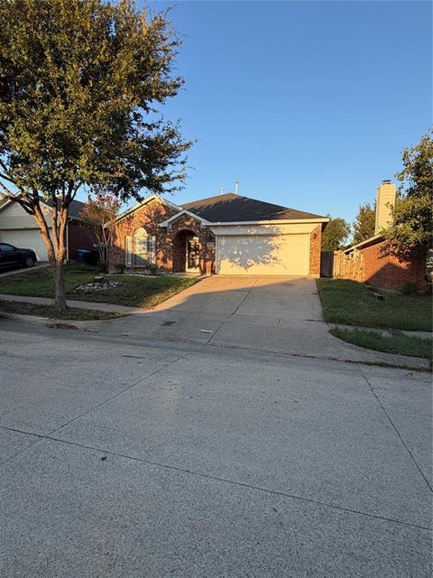 Photo of 8729 Muir Drive, Fort Worth, TX 76244 (MLS # 21408734)