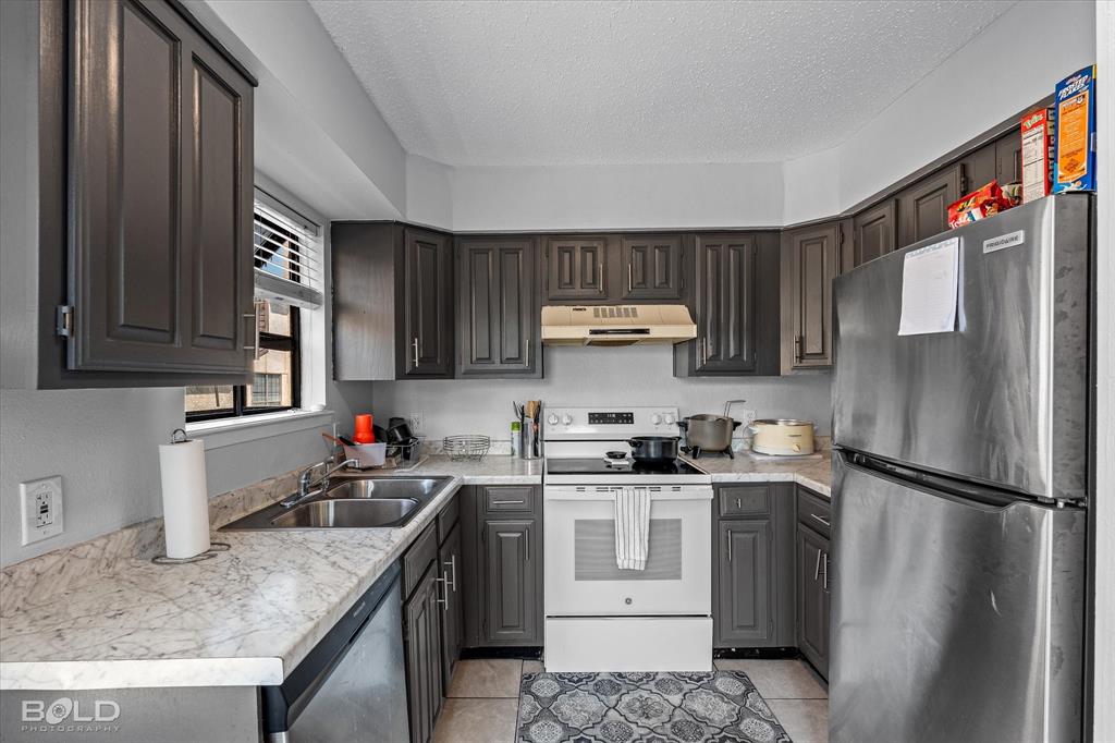 Suite 13-B Fairfield Xing - Residential Lease