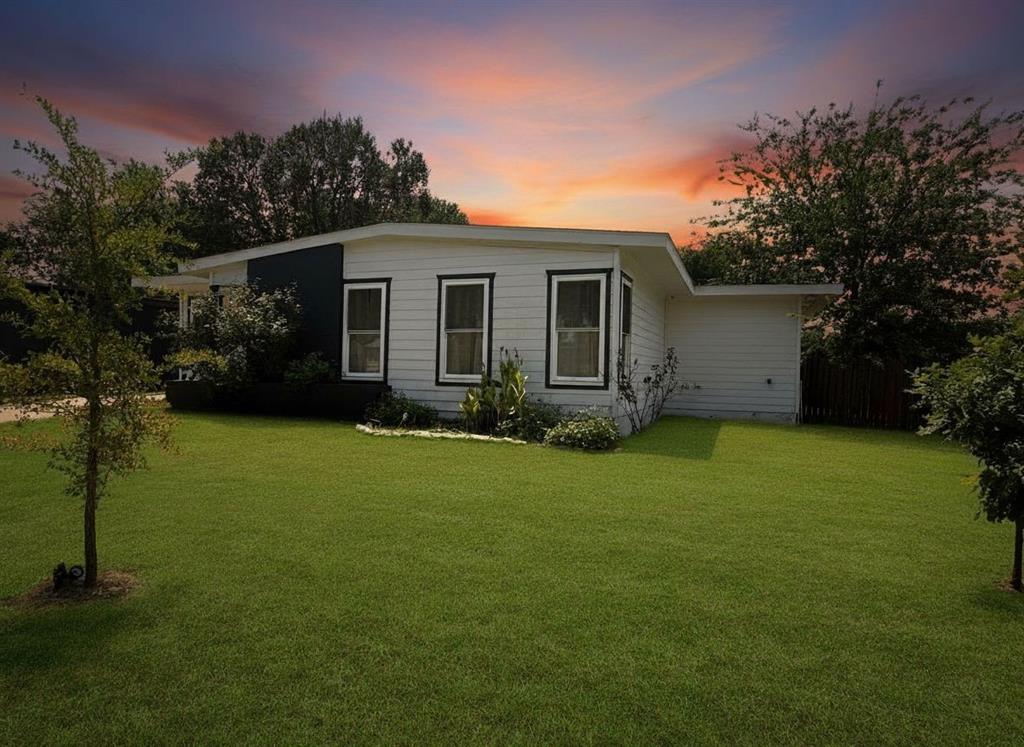 2402 Norwood Drive