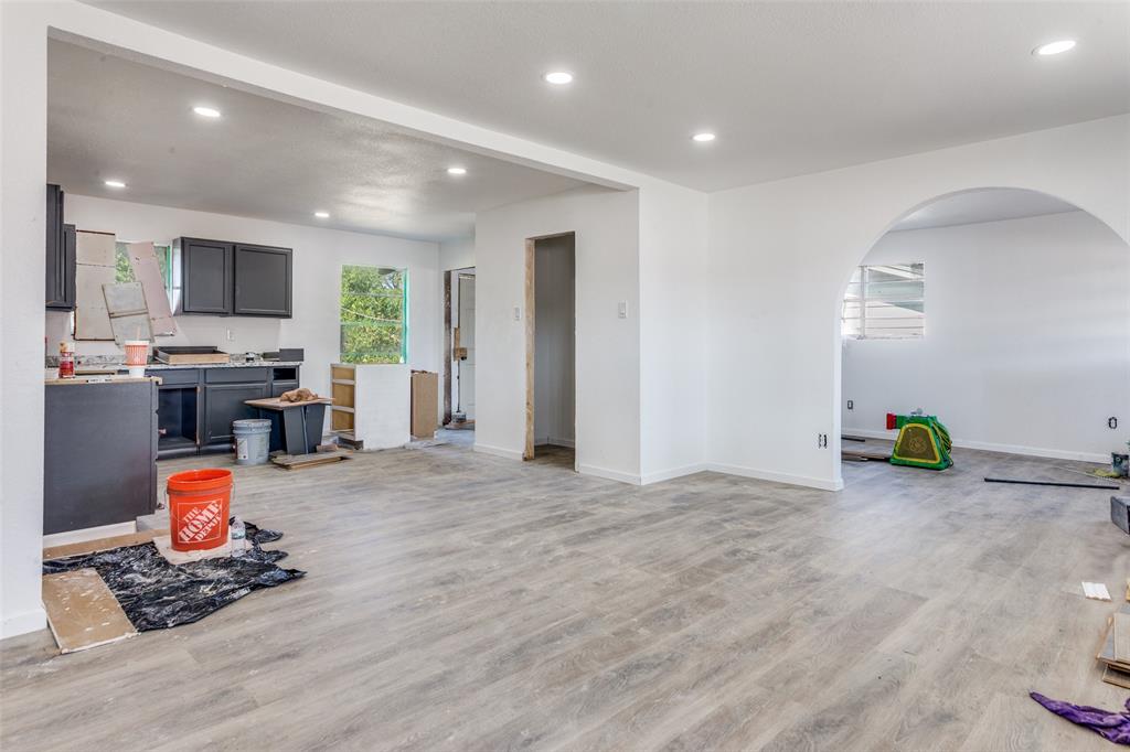 1708 S Cravens Road