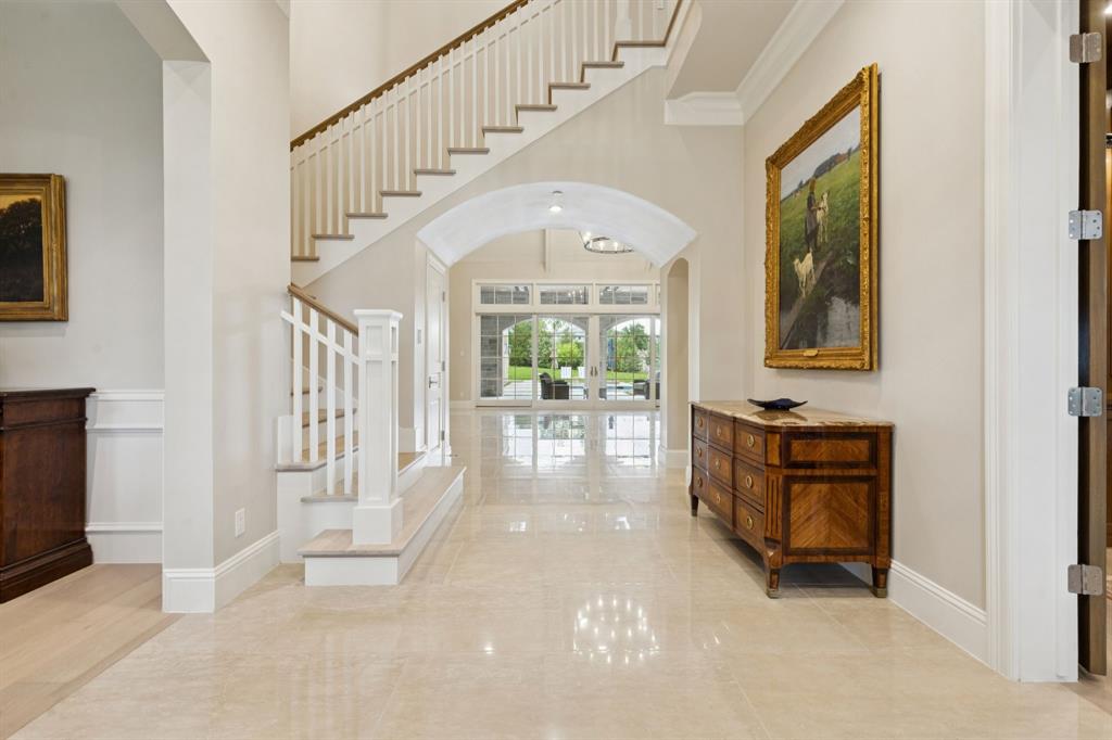 1806 Scenic Circle