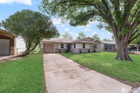 Photo of 4342 Birch Drive, Mesquite, TX 75150 (MLS # 21255060)