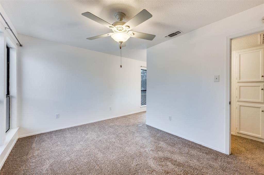 Wellington Place I Condos - Residential