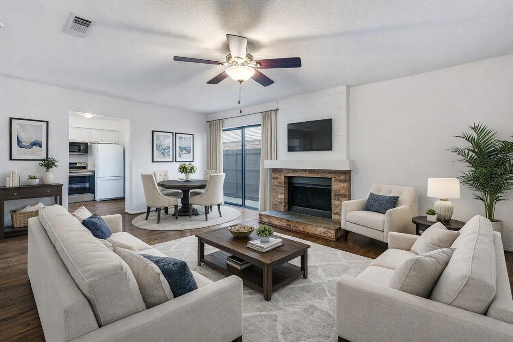 Wellington Place I Condos - Residential