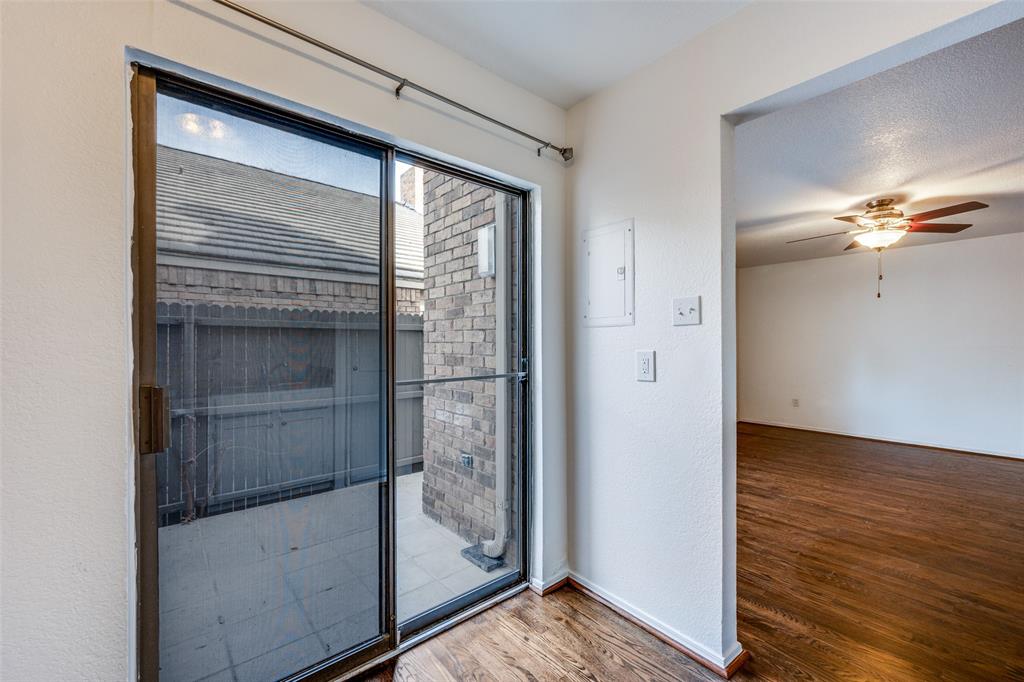 Wellington Place I Condos - Residential